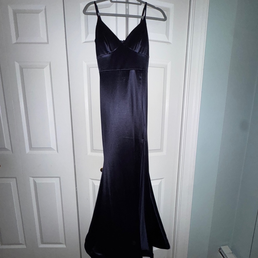 Elegant Navy Blue Evening Gown